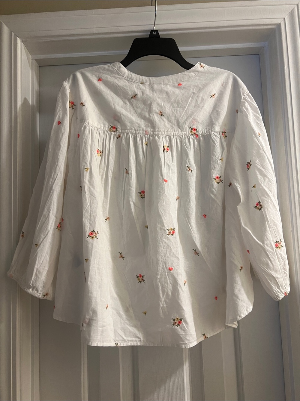 Old Navy White Button-Front Blouse with Pink Floral Embroidery - Picture 5 of 10